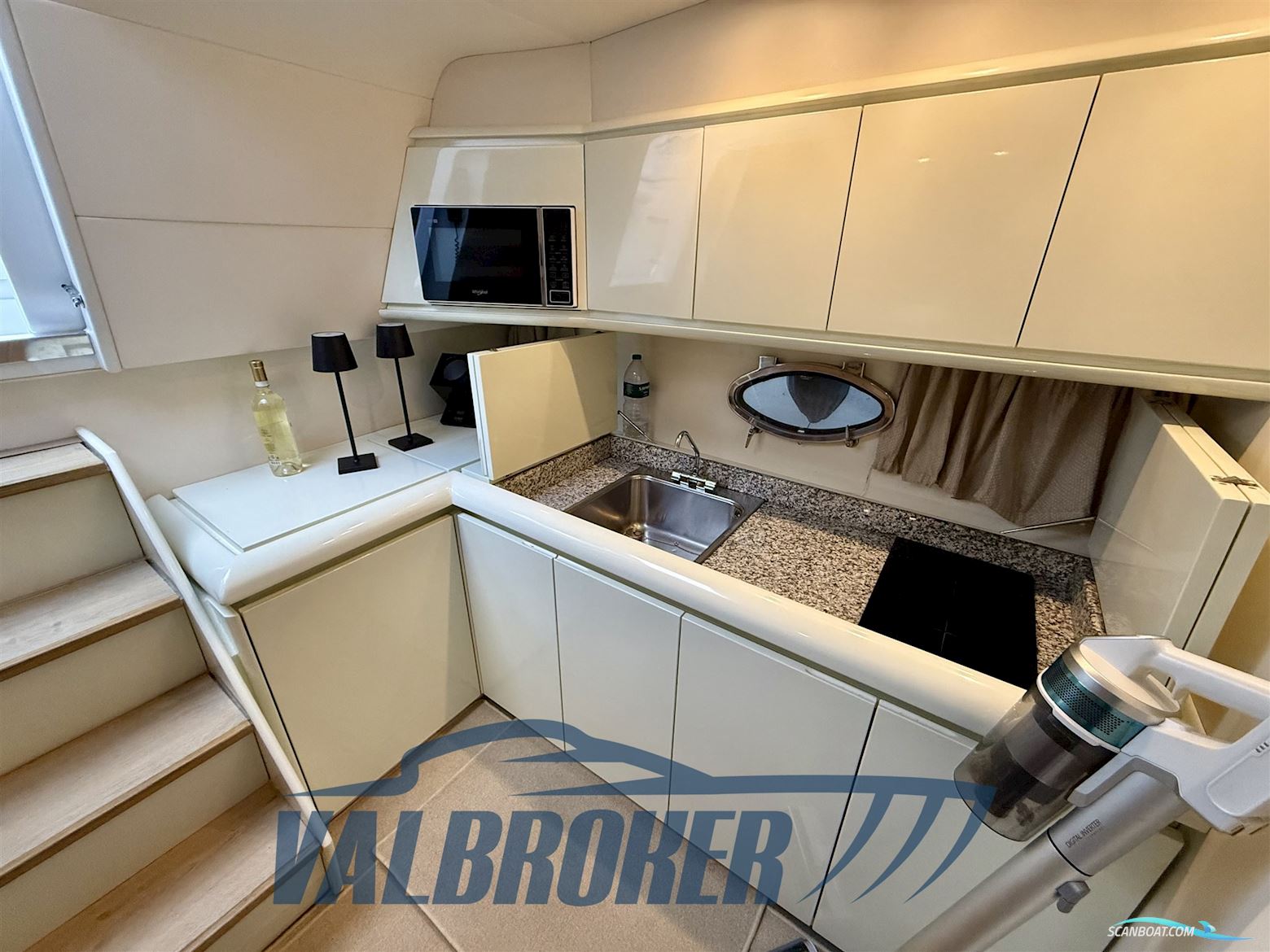 Pershing 40