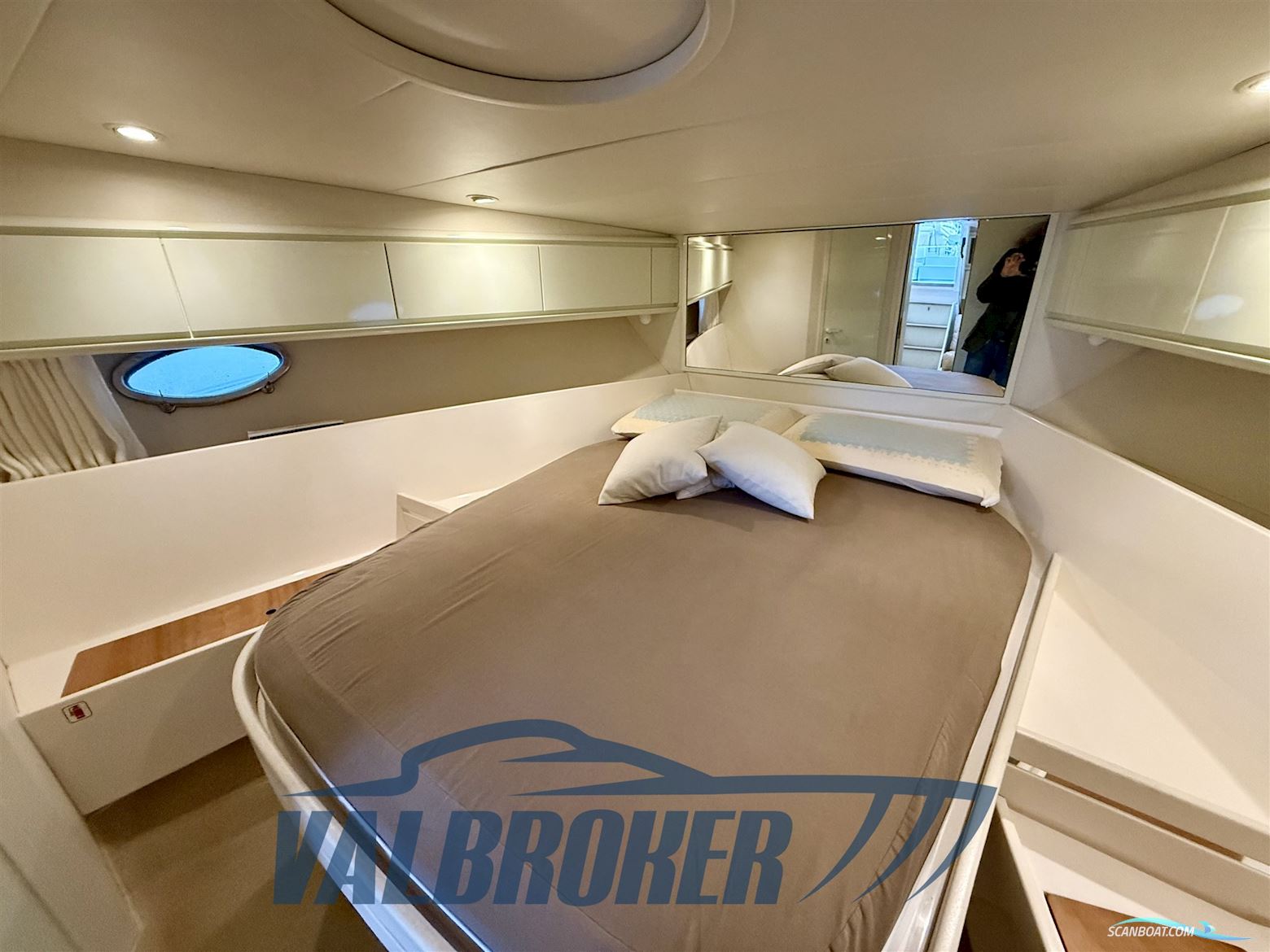 Pershing 40
