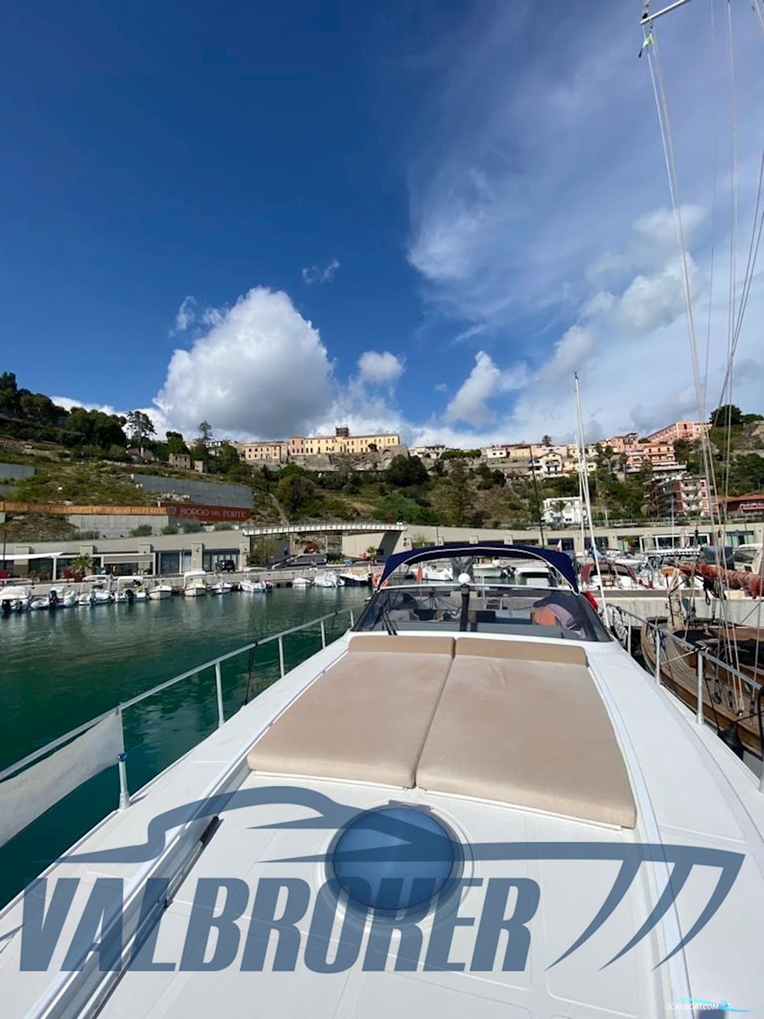 Pershing 40