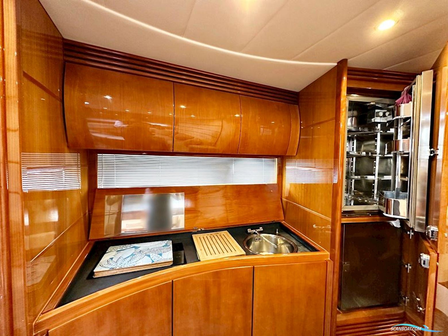 Pershing 50