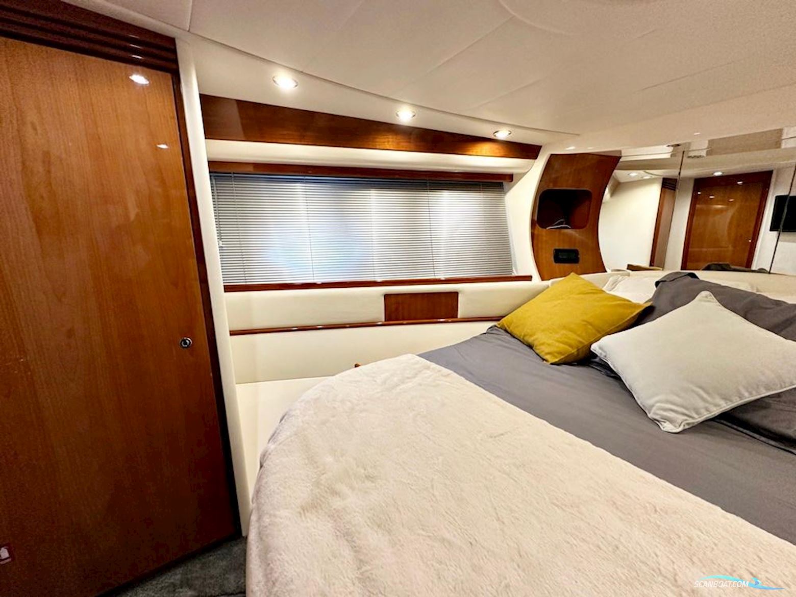 Pershing 50