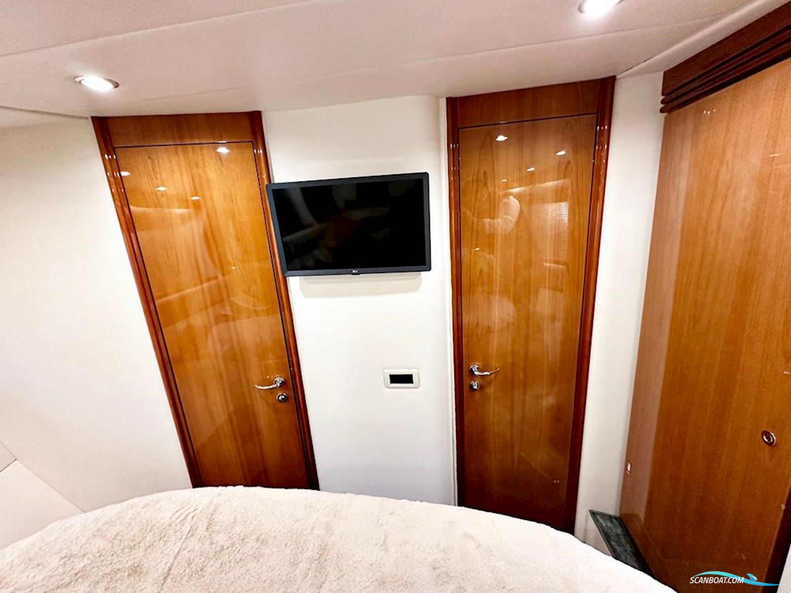 Pershing 50