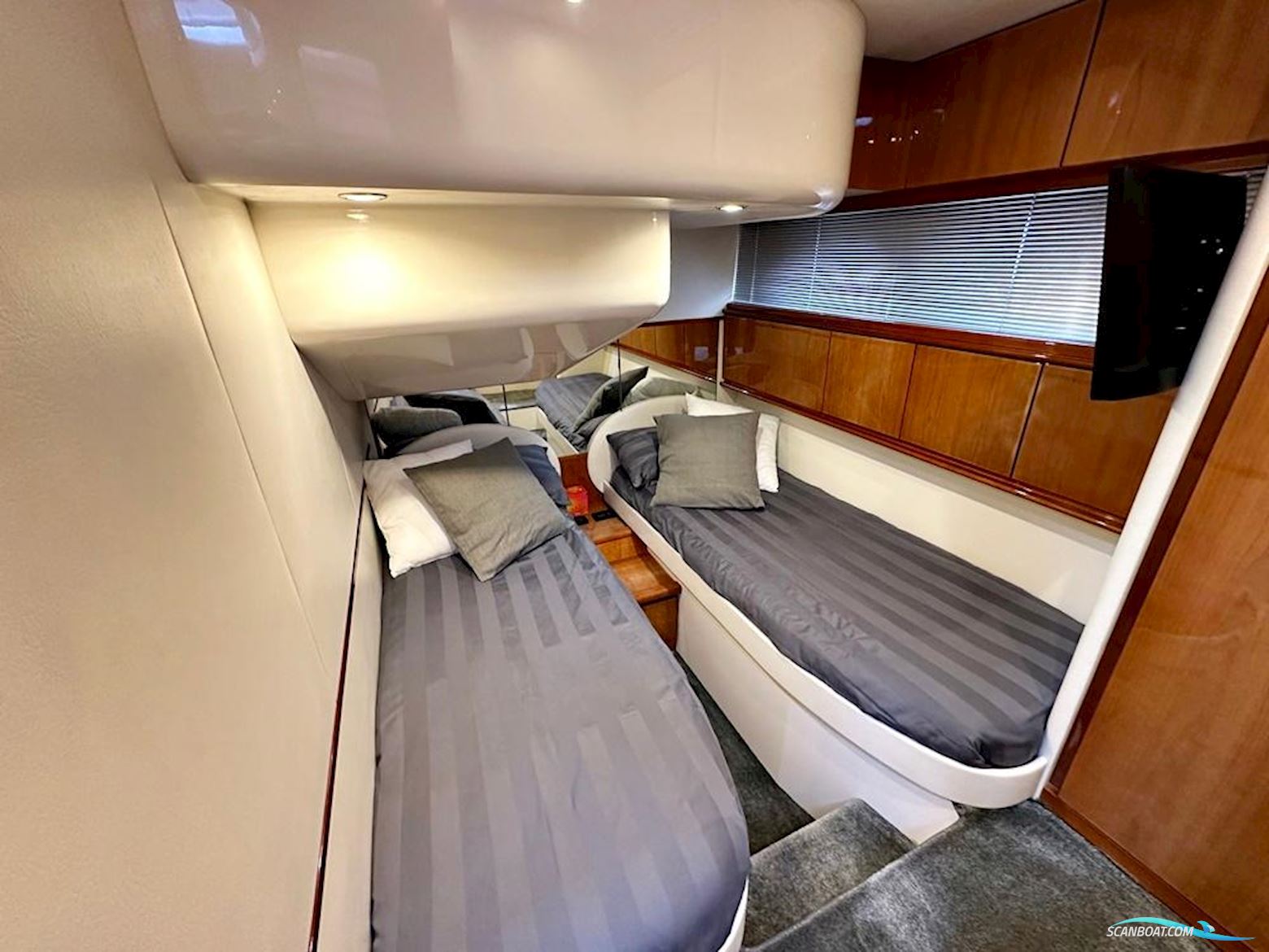 Pershing 50