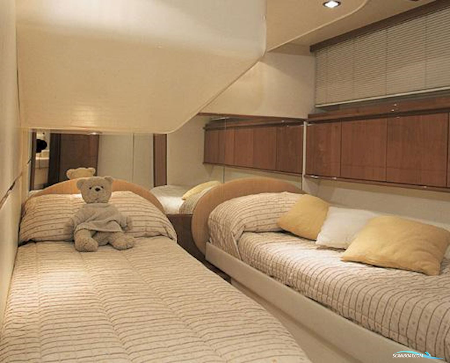 Pershing 50