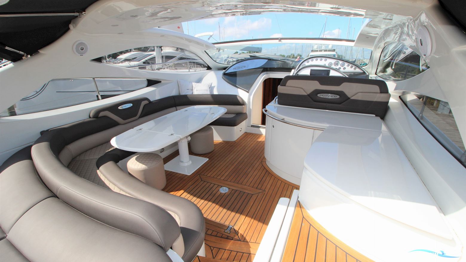 Pershing 52