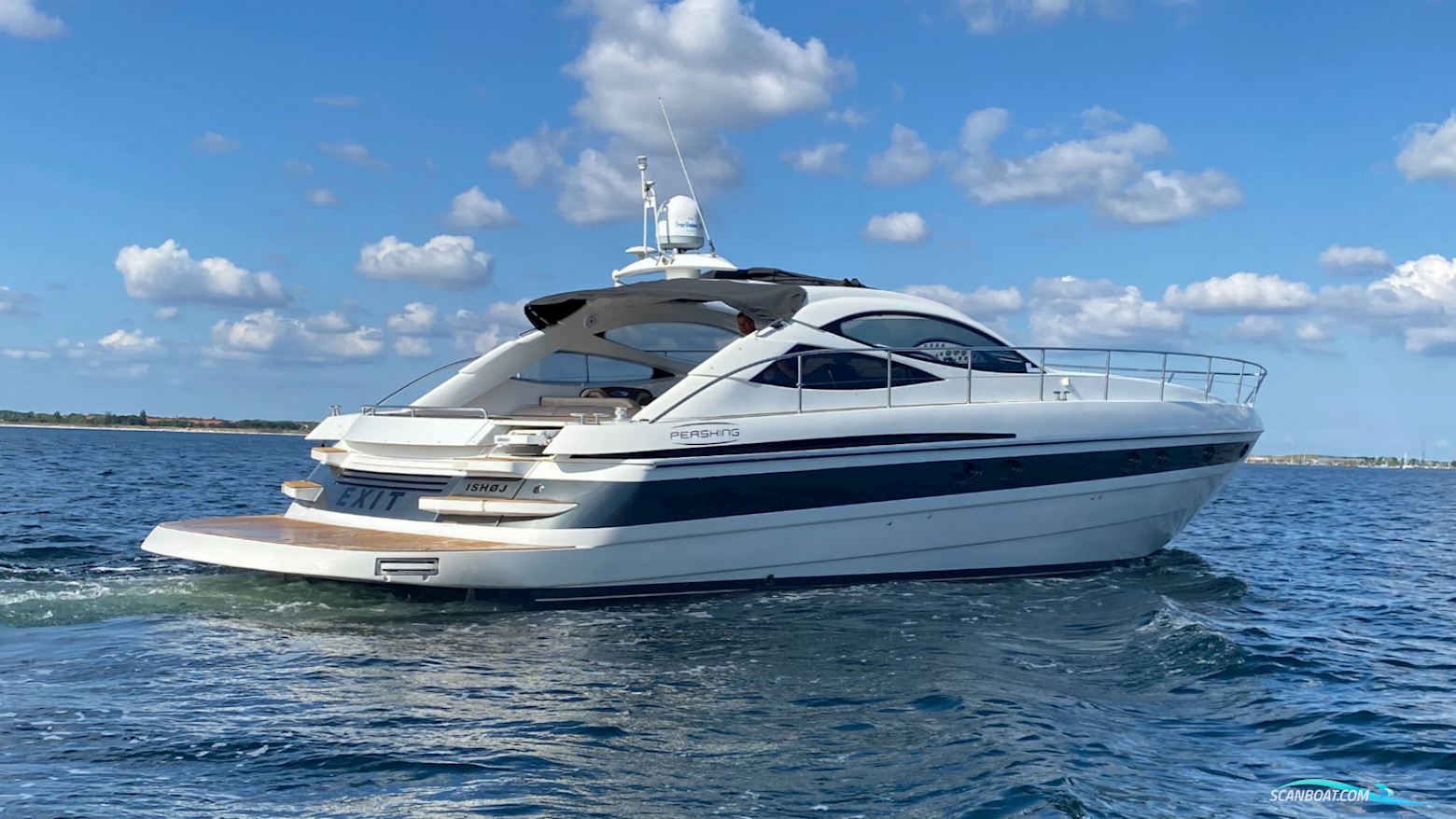 Pershing 52