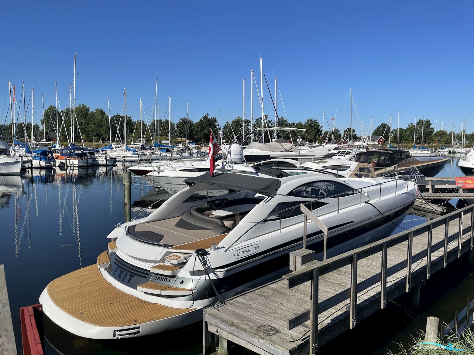 Pershing 52 Motorboat 2004, with Man V10 Diesel engine, Denmark