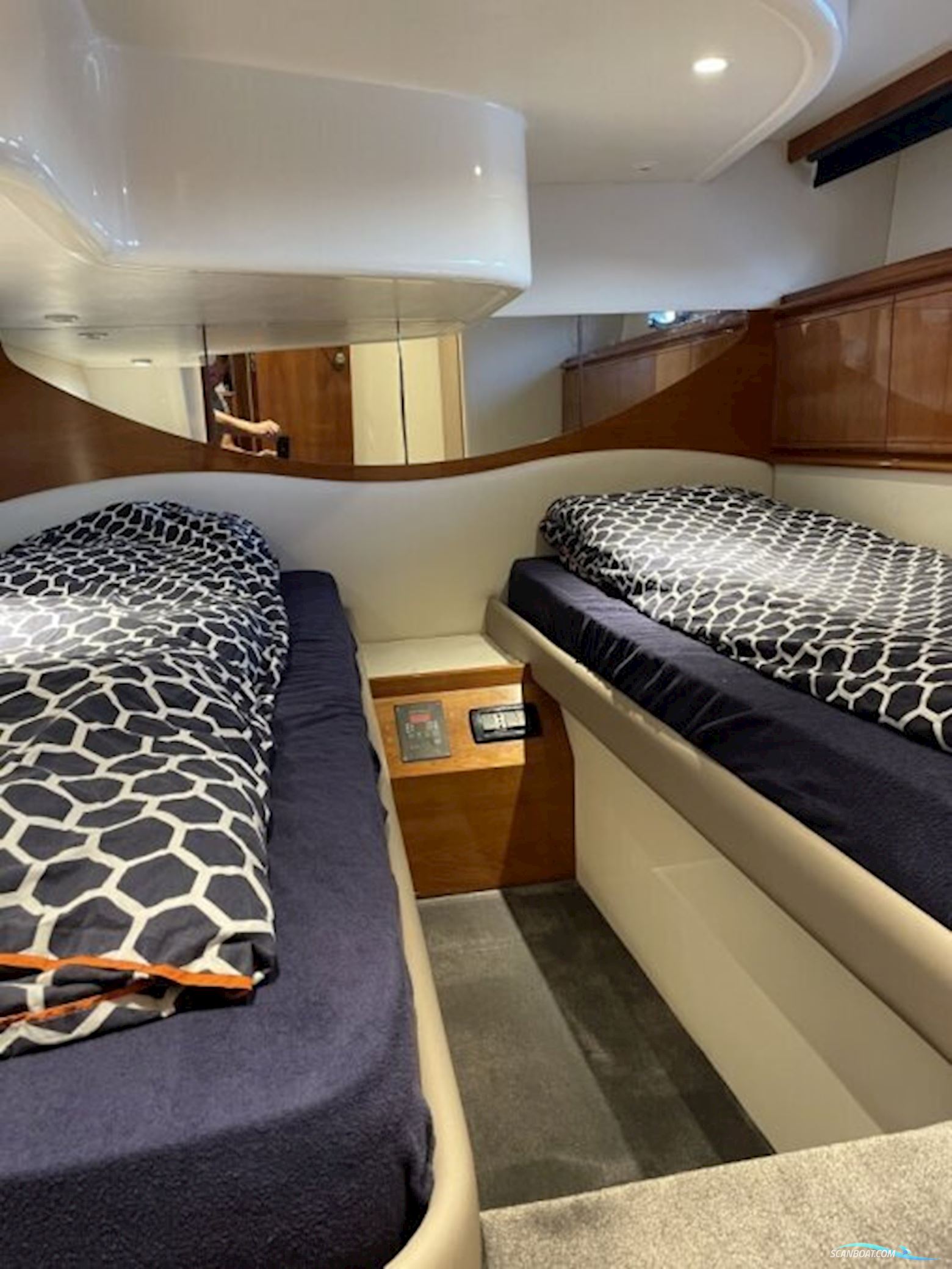 Pershing 52