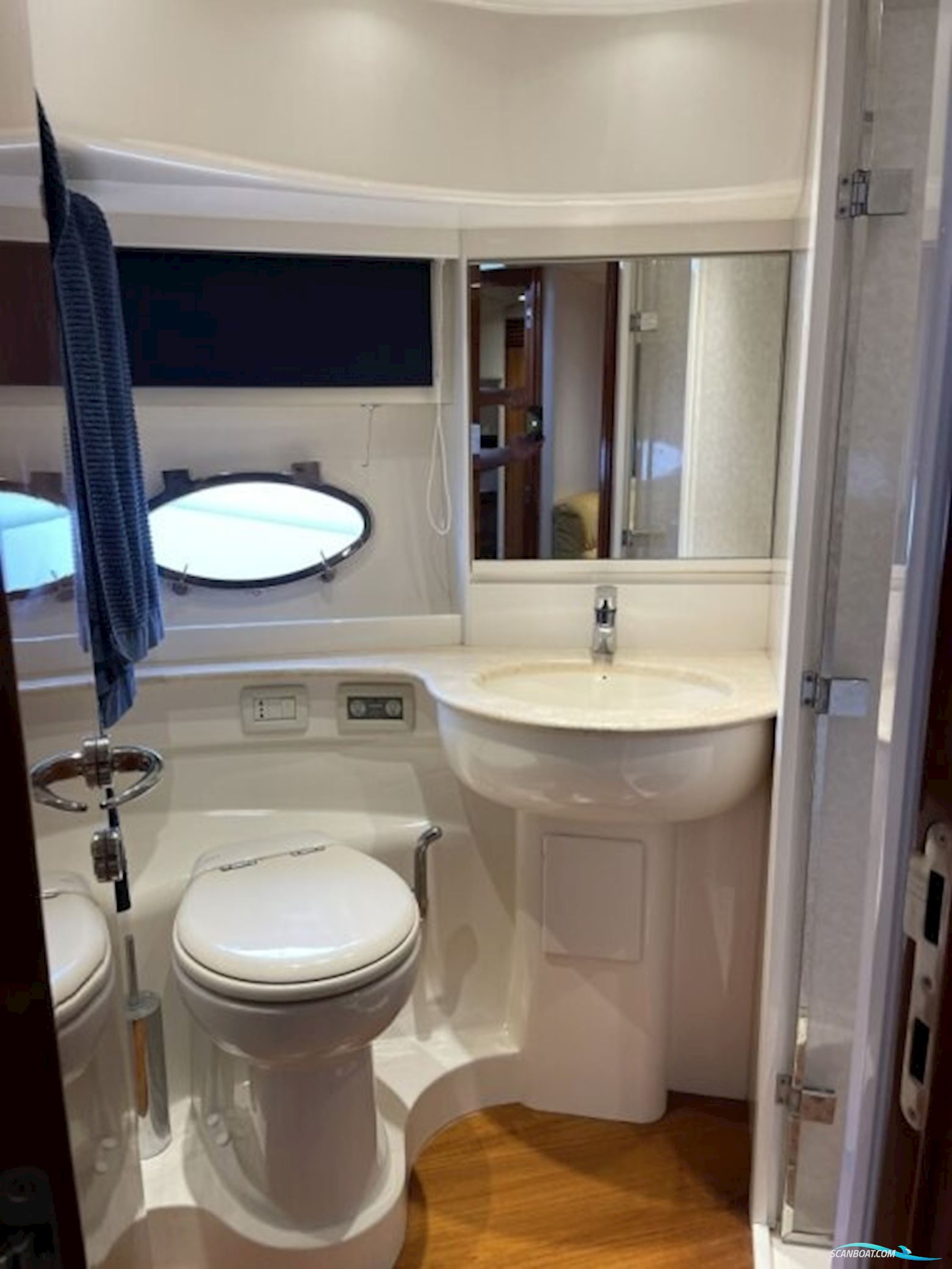 Pershing 52