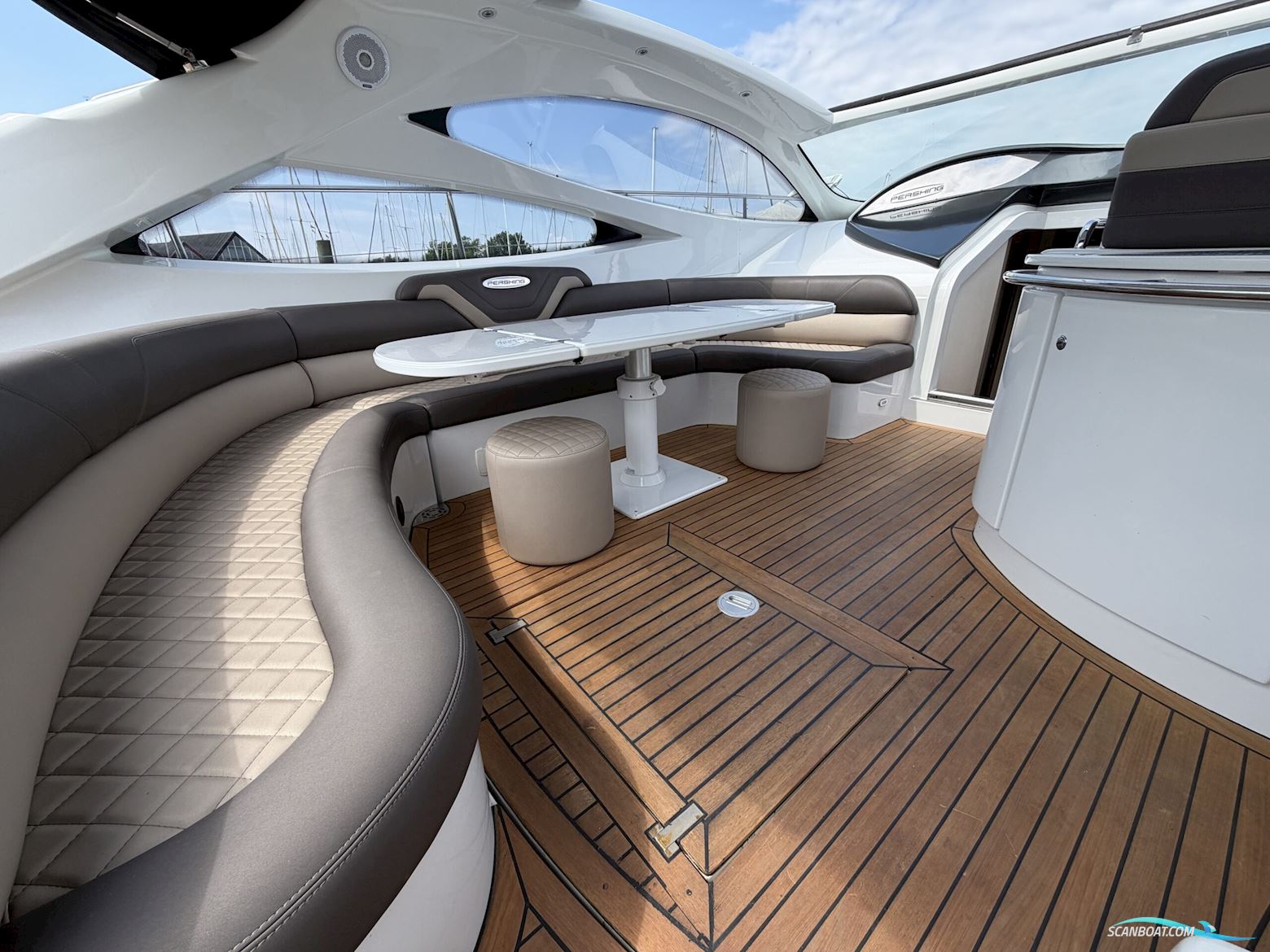 Pershing 52