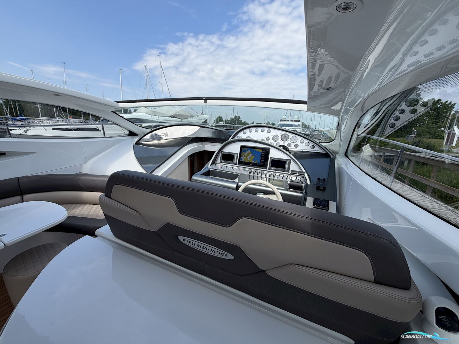 Pershing 52