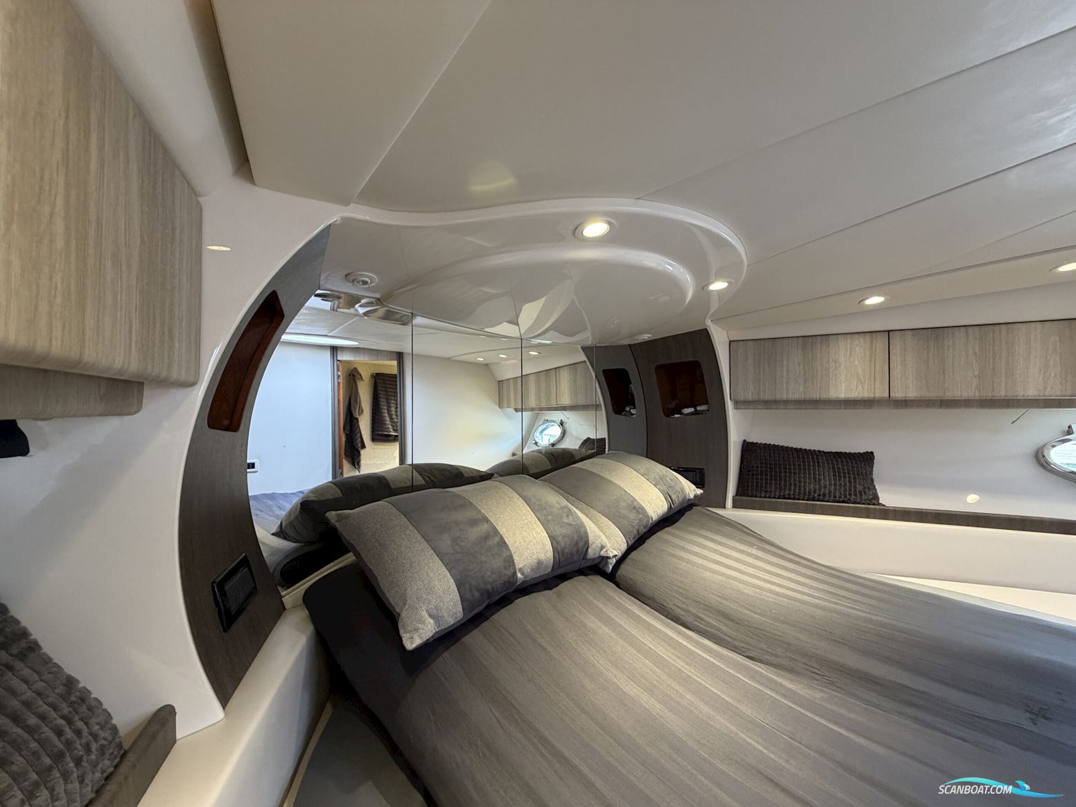 Pershing 52