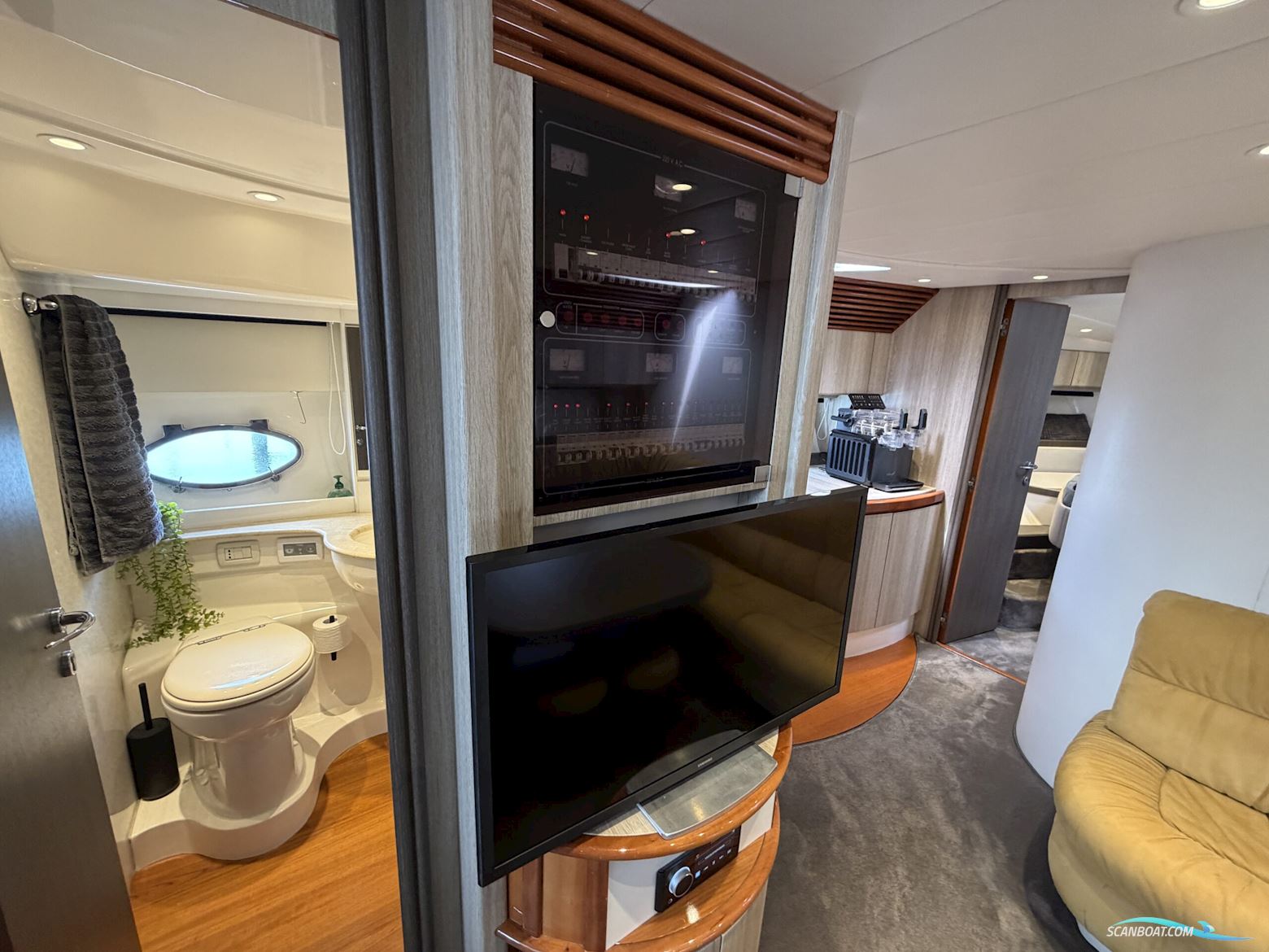 Pershing 52