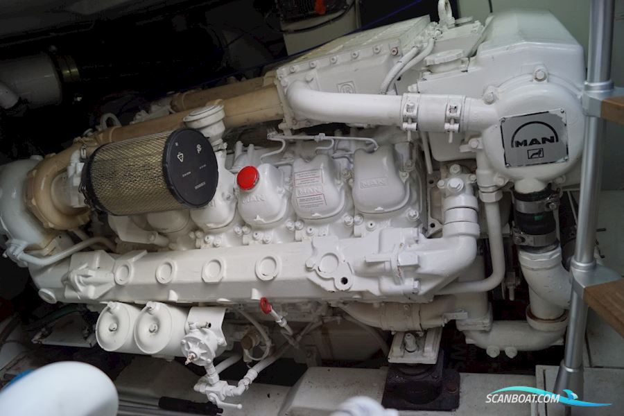 Pershing 54 - Unik Stand / Mint Conditon