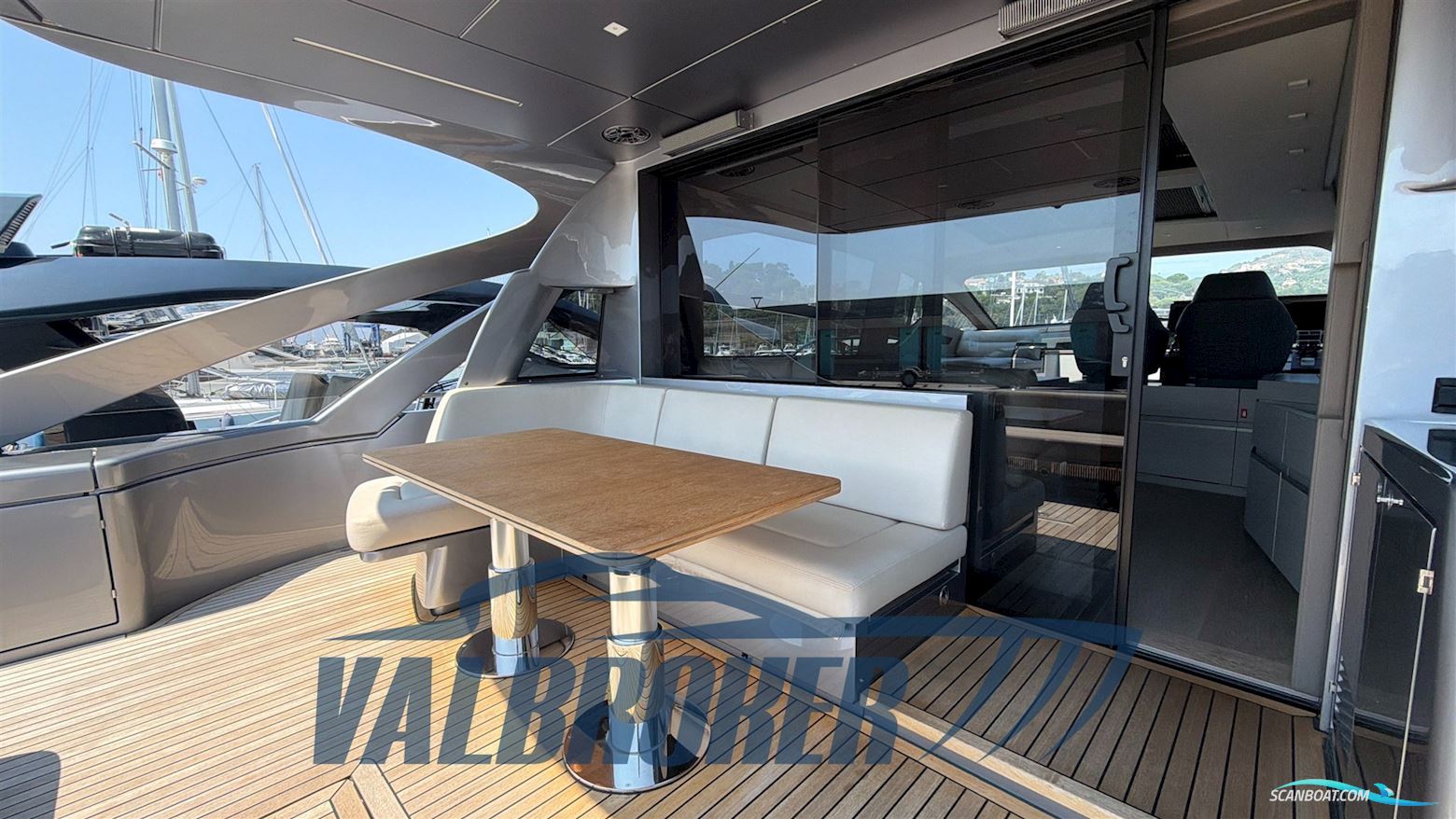 Pershing 7X