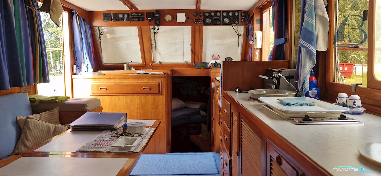 Phuket Trawler 35
