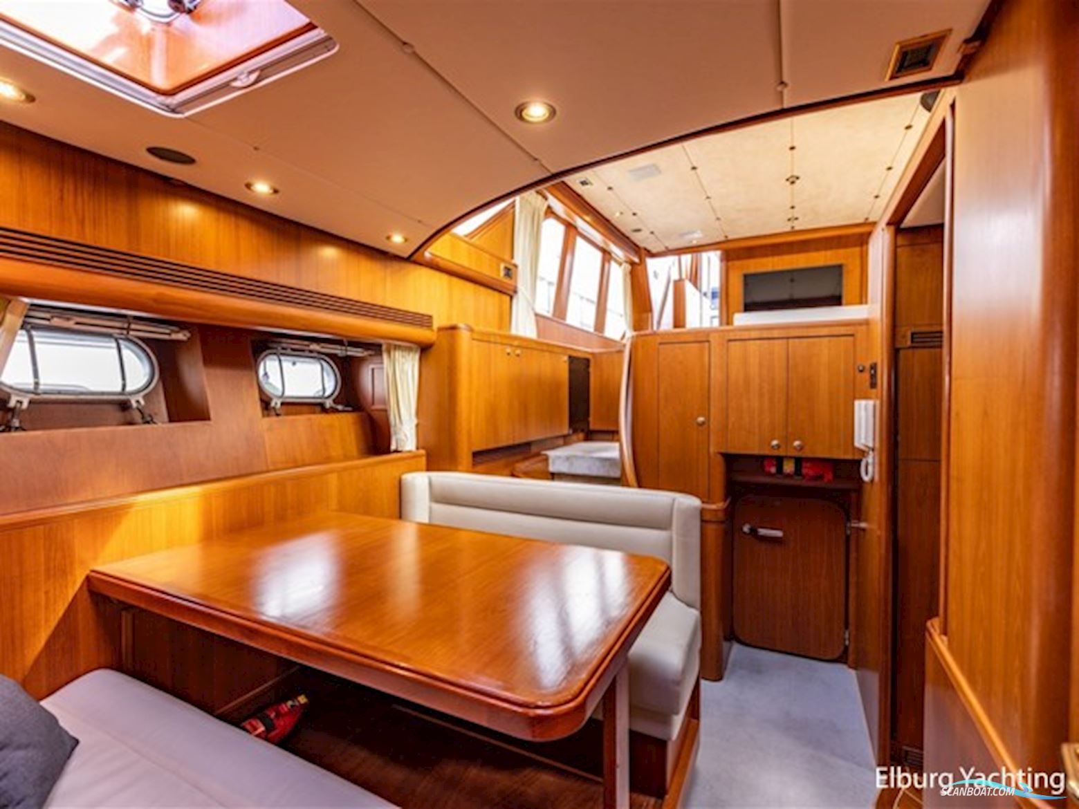 Pieter Beeldsnijder 60 - Explorer Yacht