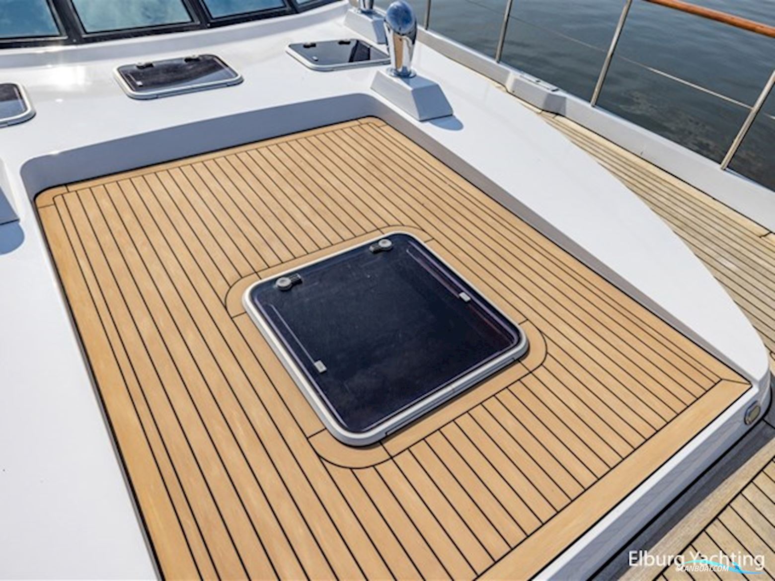 Pieter Beeldsnijder 60 - Explorer Yacht