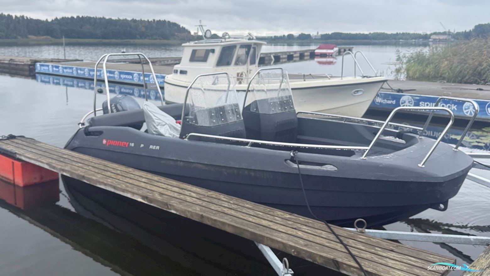 Pioner 16 Explorer