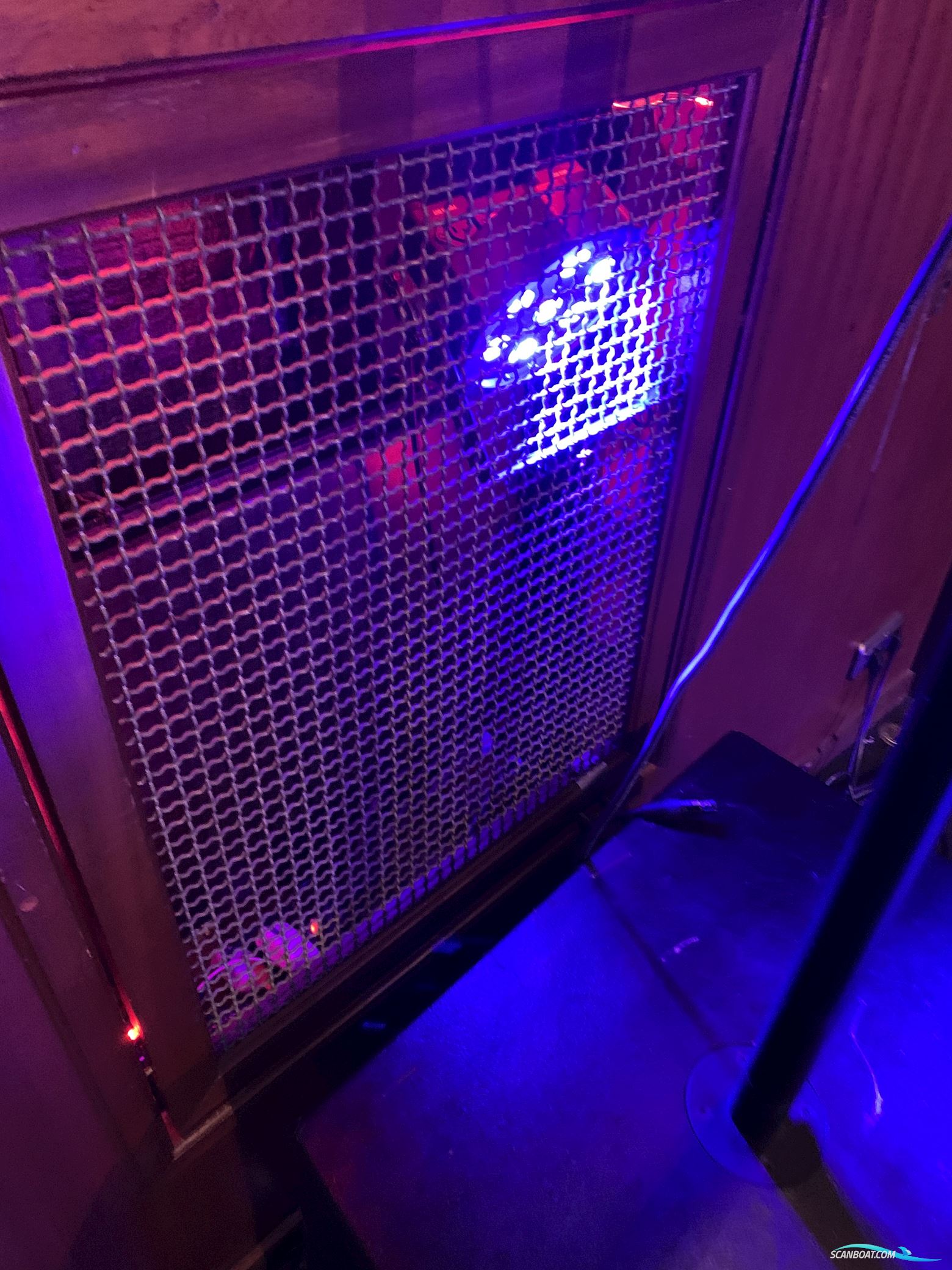 Platbodem Motortjalk