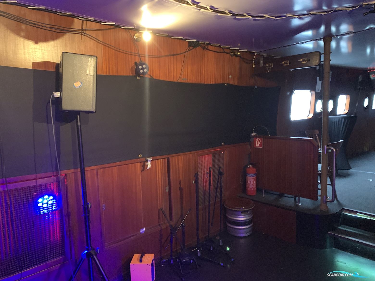 Platbodem Motortjalk