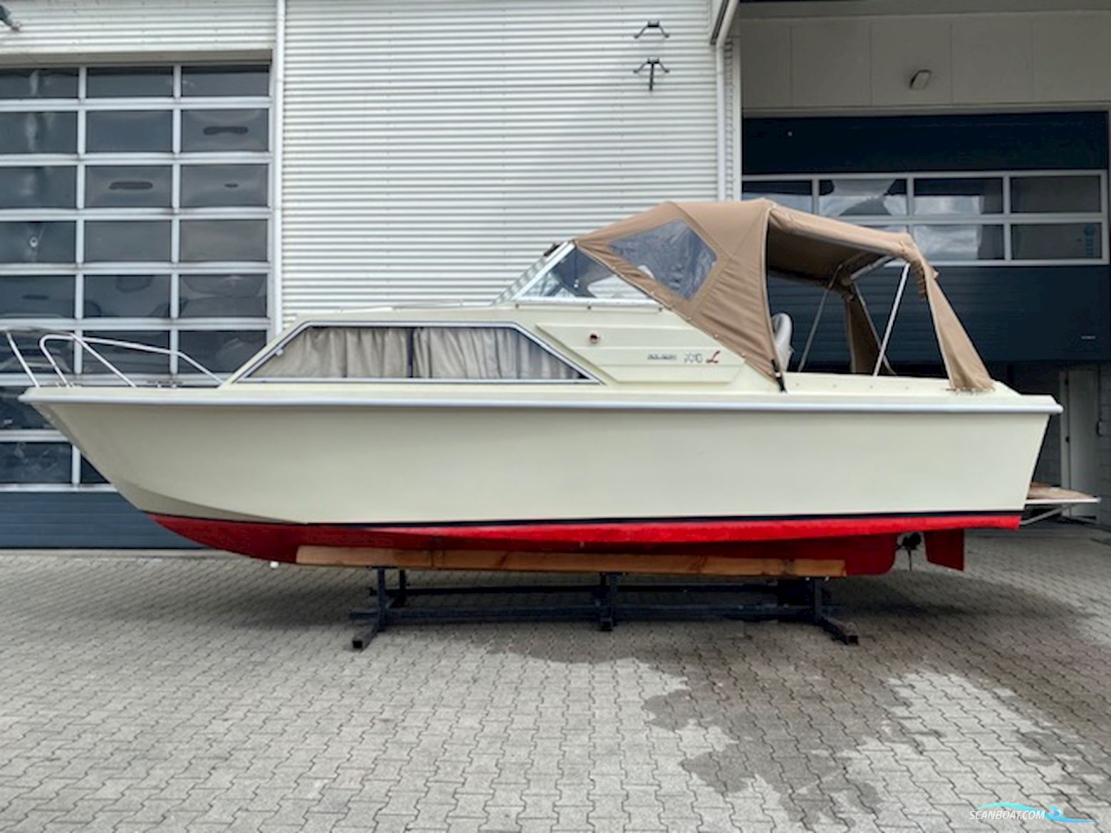 POLARIS 770 Motorboat 1982, with Renault engine, The Netherlands