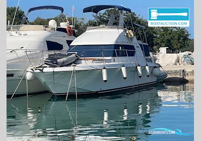 Powles 38 Fly Motorboat 1982, with Volvo Penta engine, Croatia