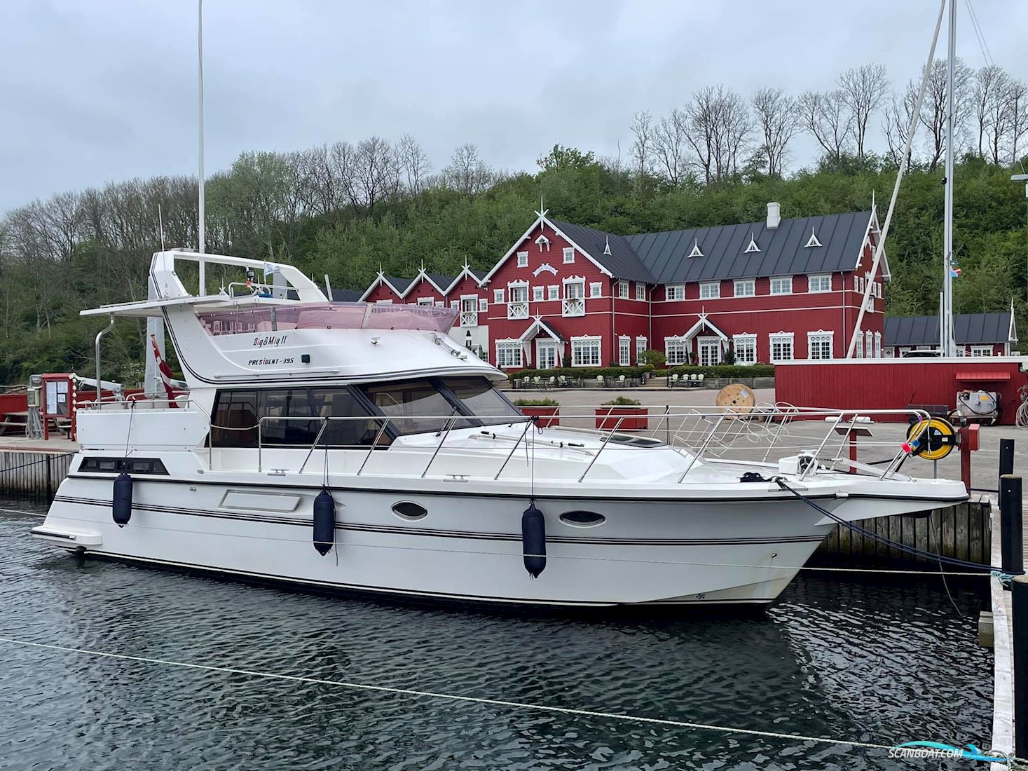 President 395 - Flybridge Motorboat 1993, with Cummins engine, Denmark