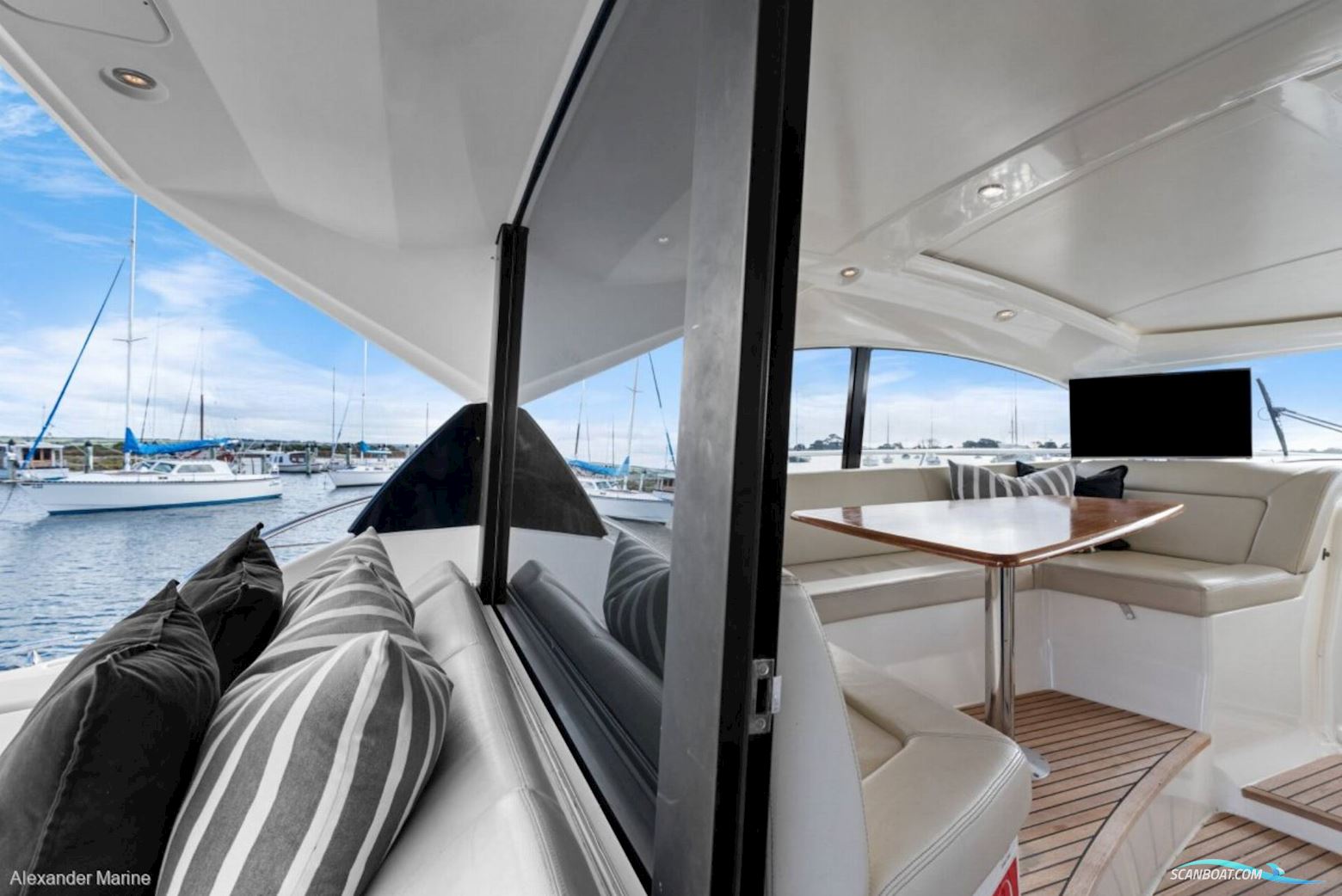 Prestige 42S - Twin Volvo Penta IPS500/Udstyr