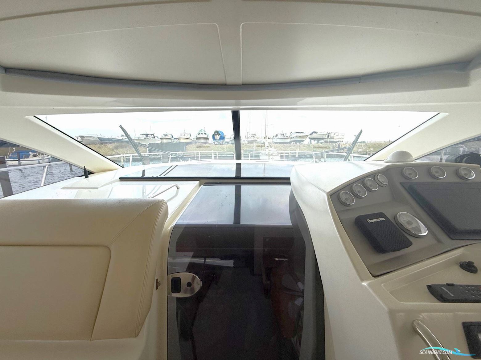 Prestige 42S - Twin Volvo Penta IPS500/Udstyr