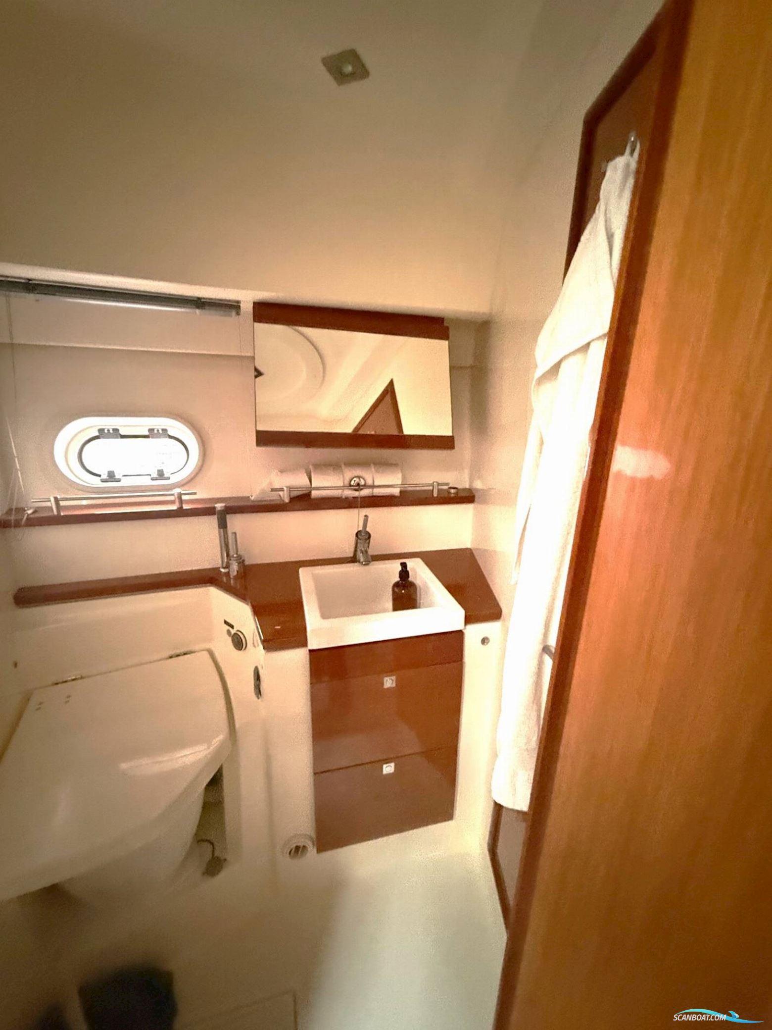 Prestige 42S - Twin Volvo Penta IPS500/Udstyr