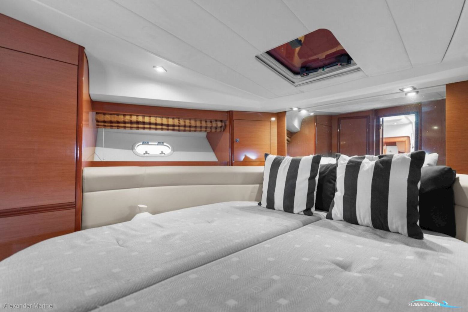 Prestige 42S - Twin Volvo Penta IPS500/Udstyr