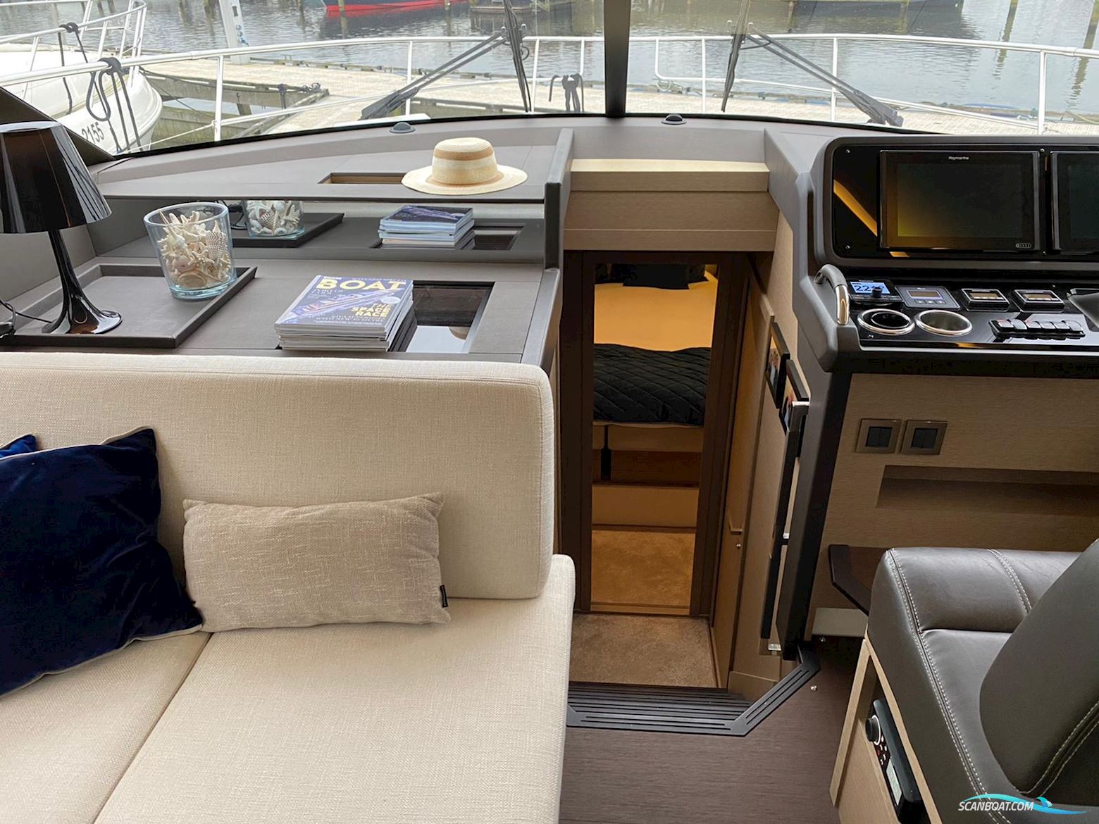 Prestige 460 flybridge