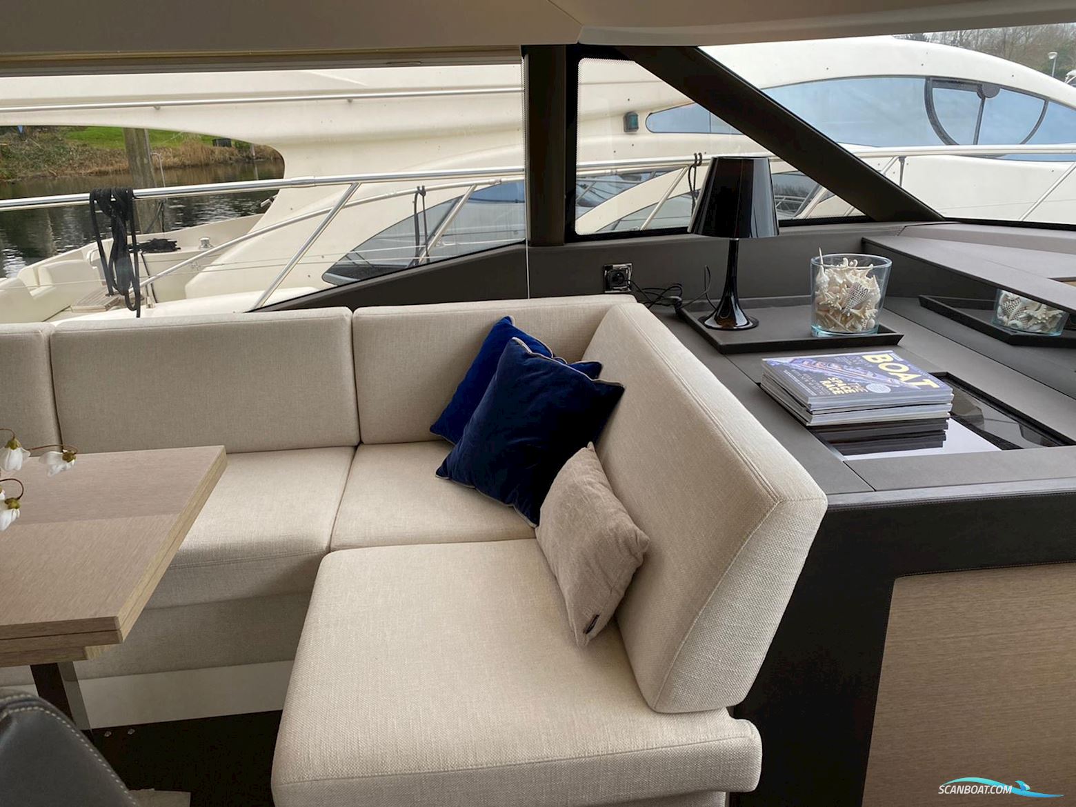 Prestige 460 flybridge