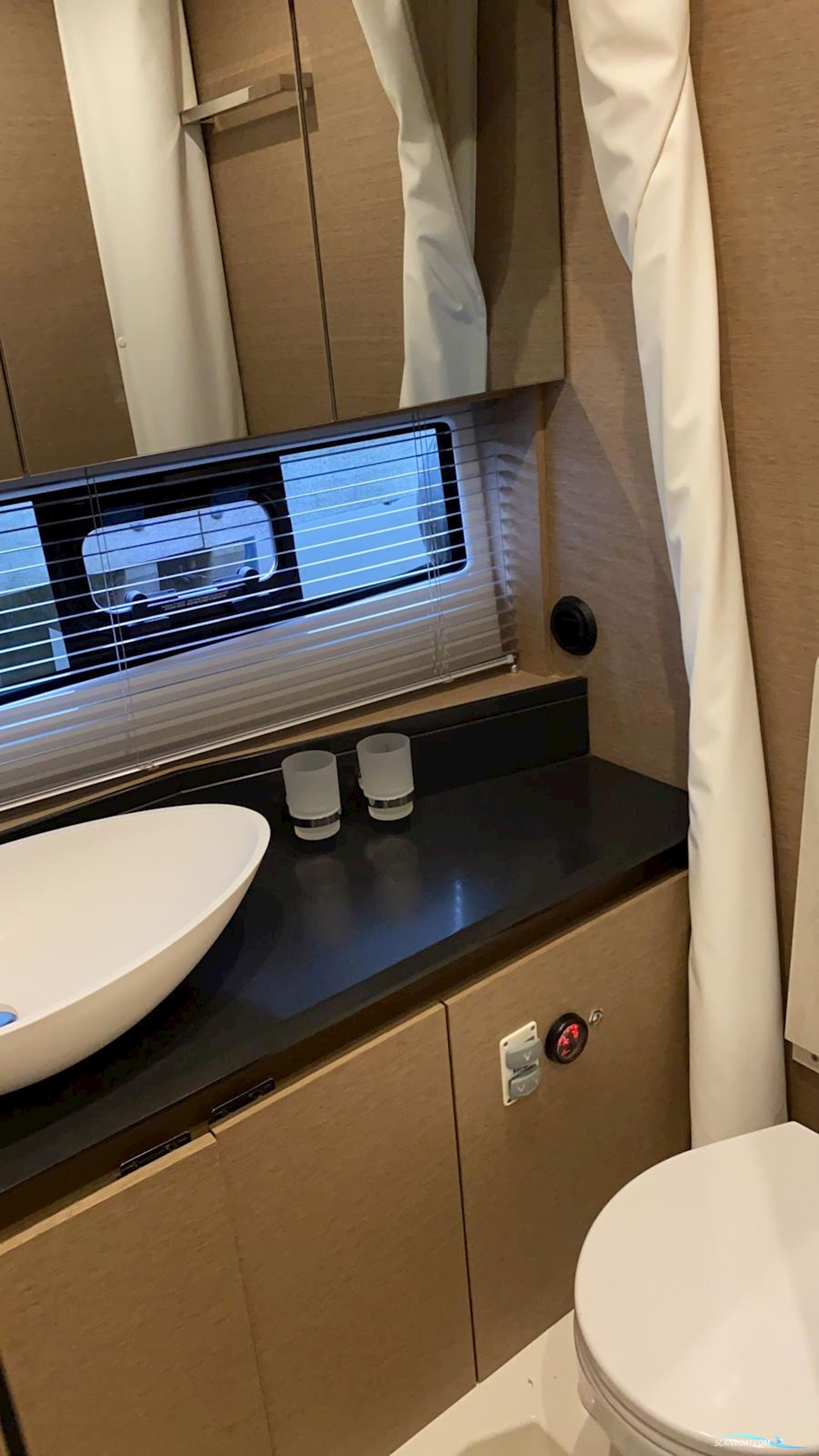 Prestige 460 flybridge
