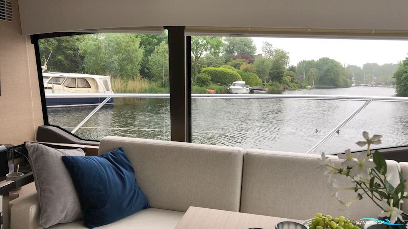 Prestige 460 flybridge