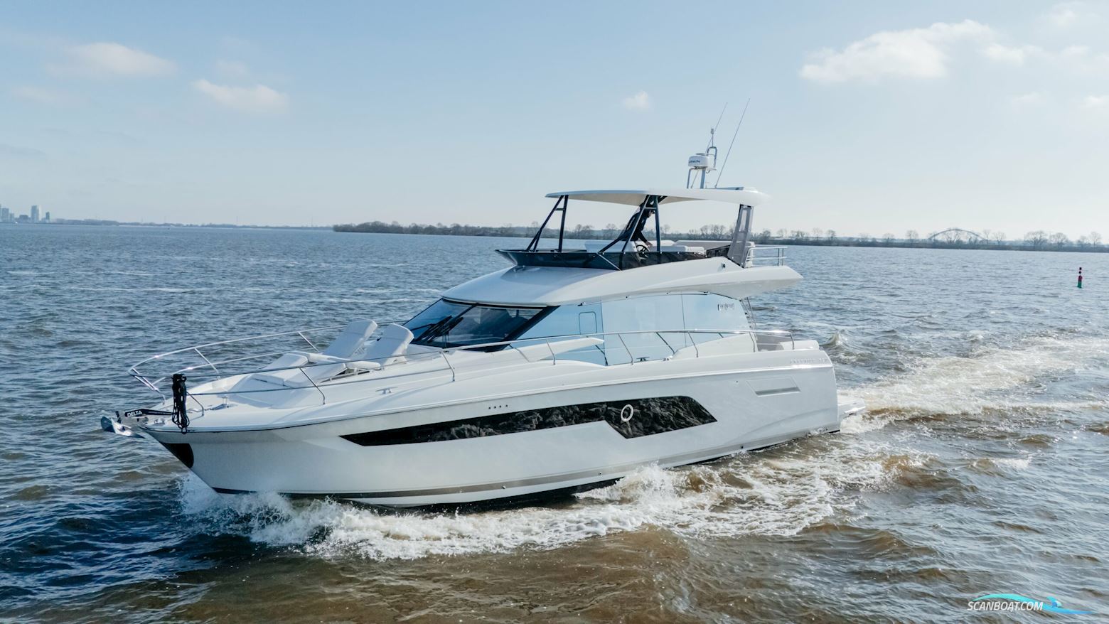 Prestige 520 Flybridge