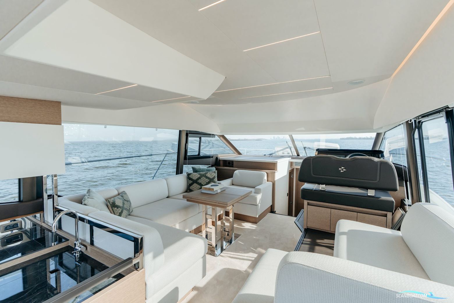 Prestige 520 Flybridge