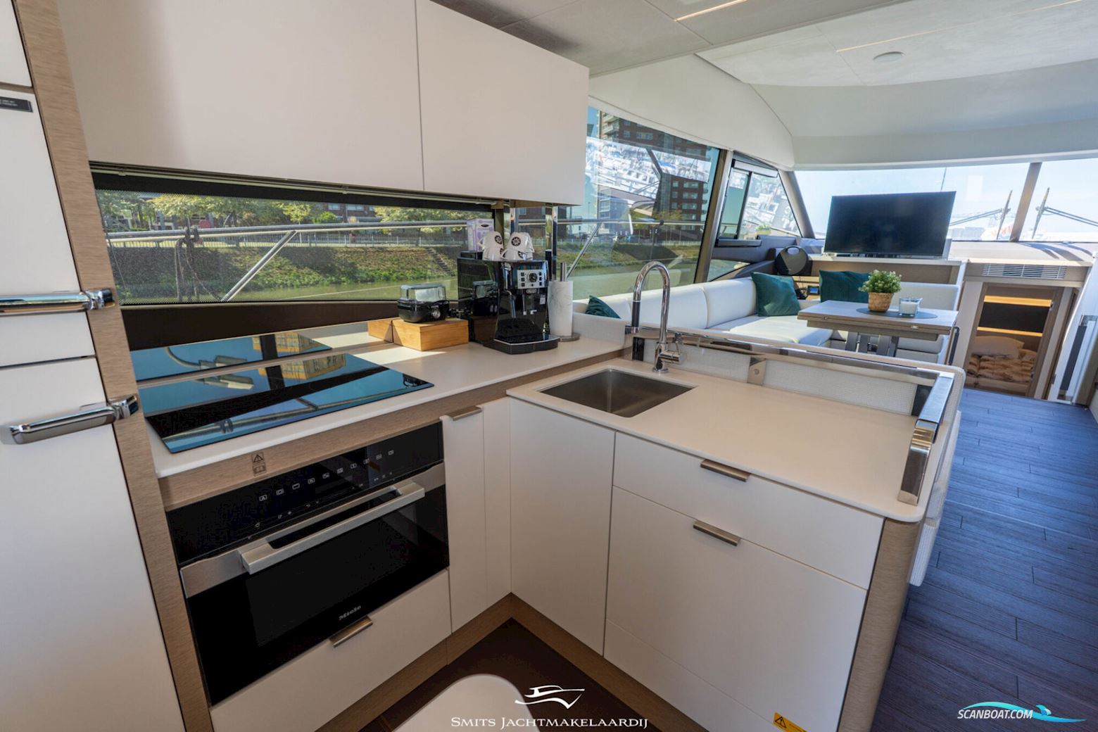 Prestige 590 Flybridge