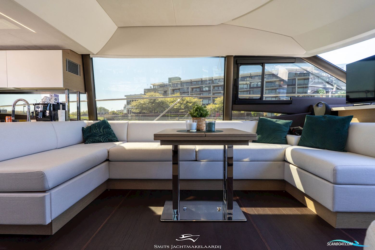 Prestige 590 Flybridge