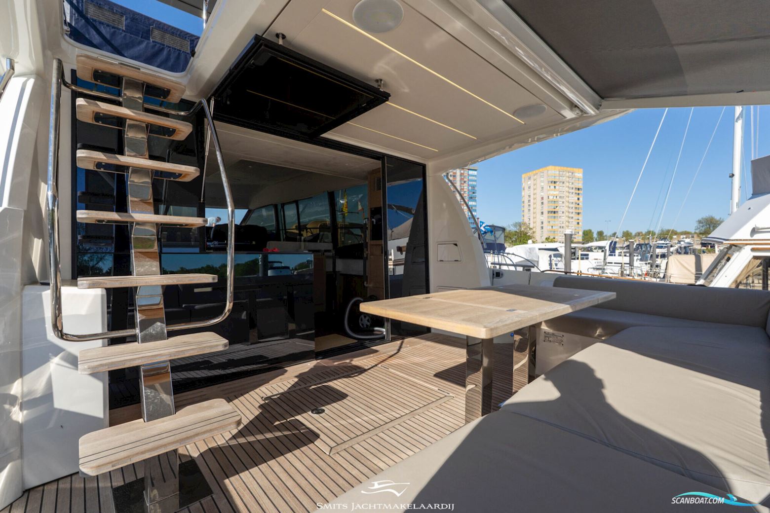 Prestige 590 Flybridge