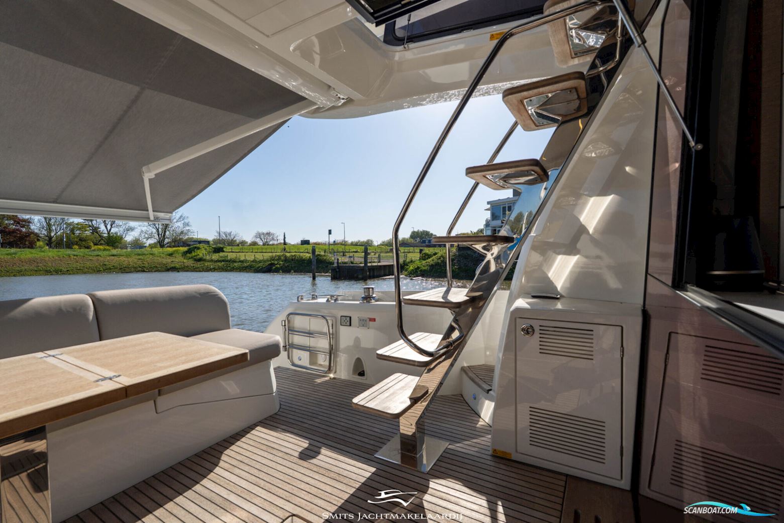 Prestige 590 Flybridge