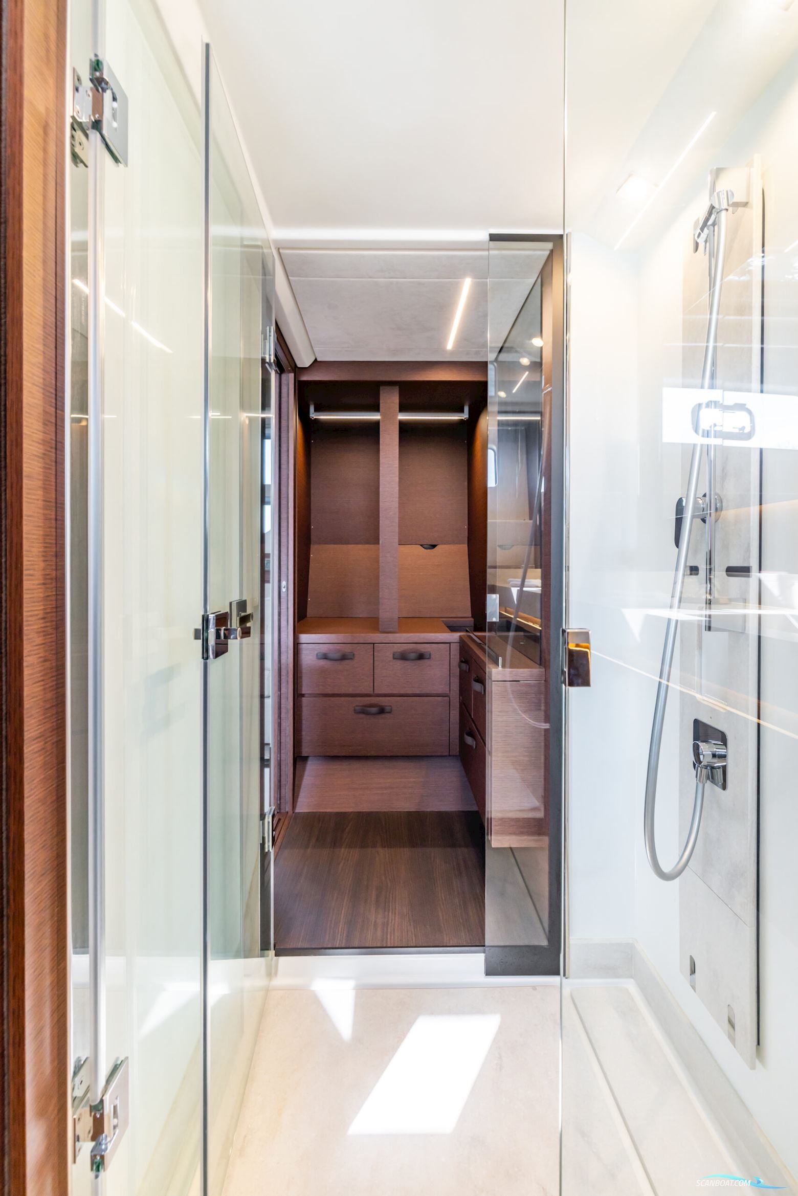 Prestige 590