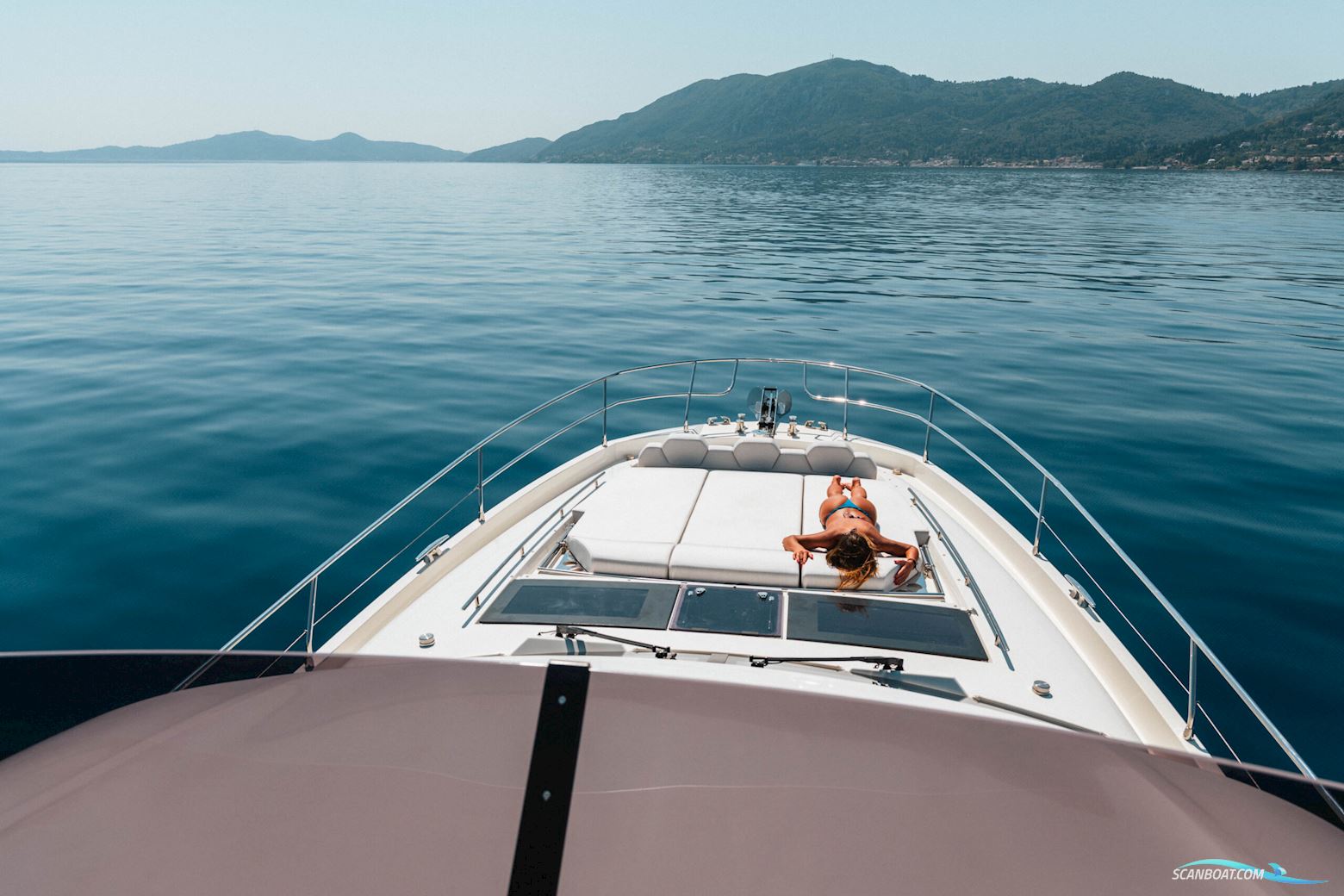 Prestige 690 flybridge