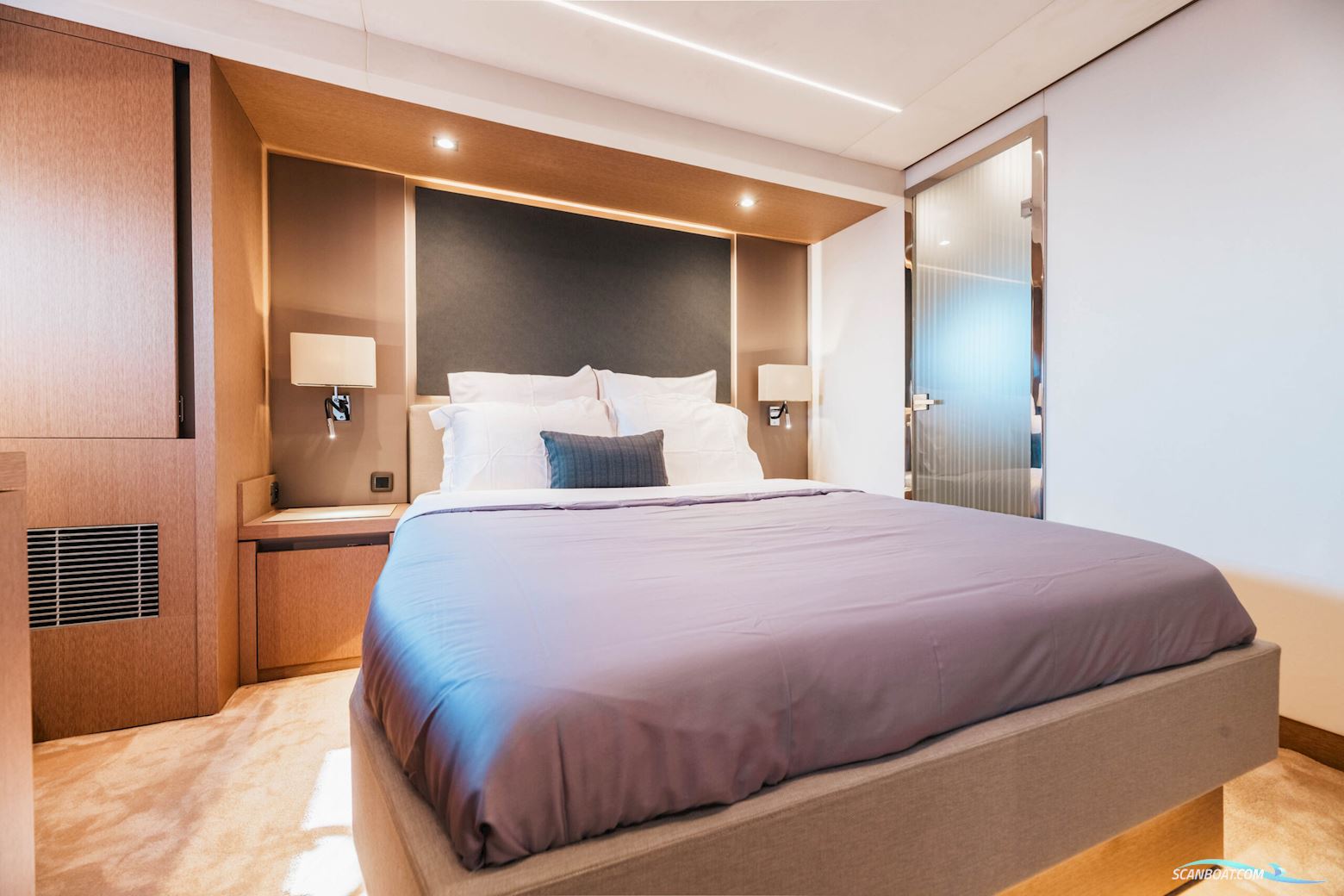 Prestige 690 flybridge