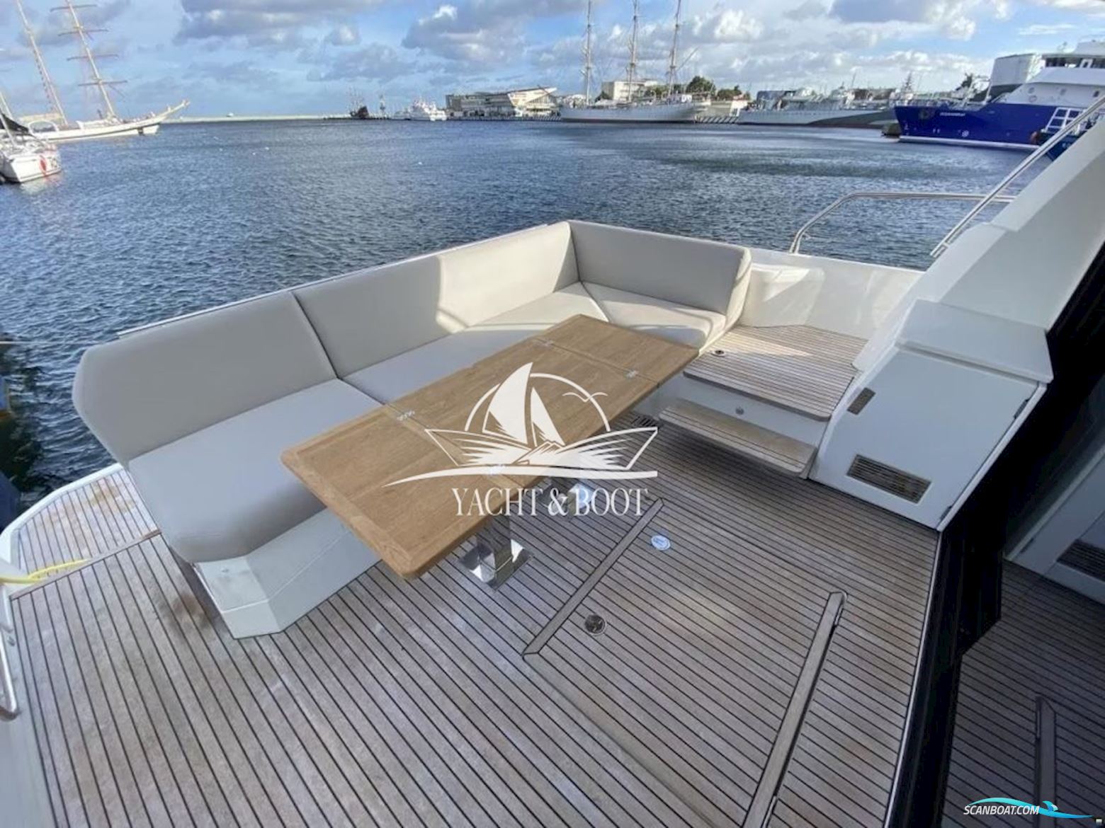 Prestige Yachts 520 S