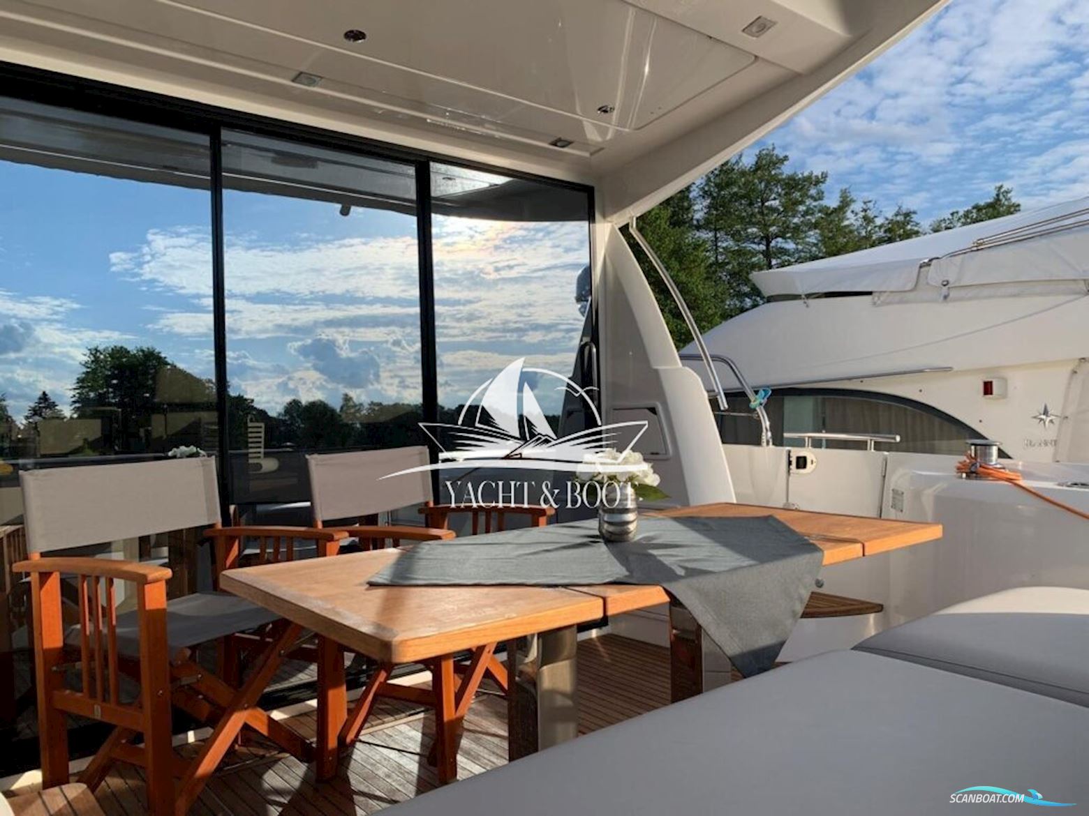 Prestige Yachts 520 S