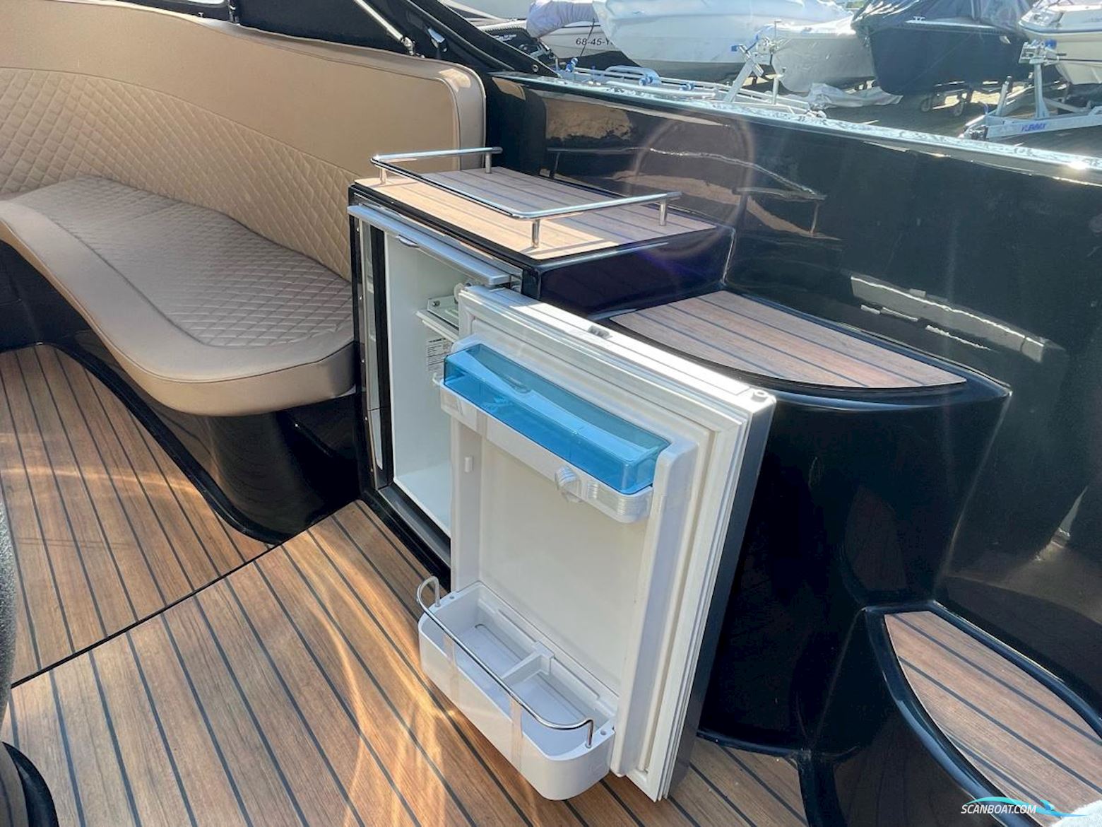 Primeur  710 Tender met Boegschroef