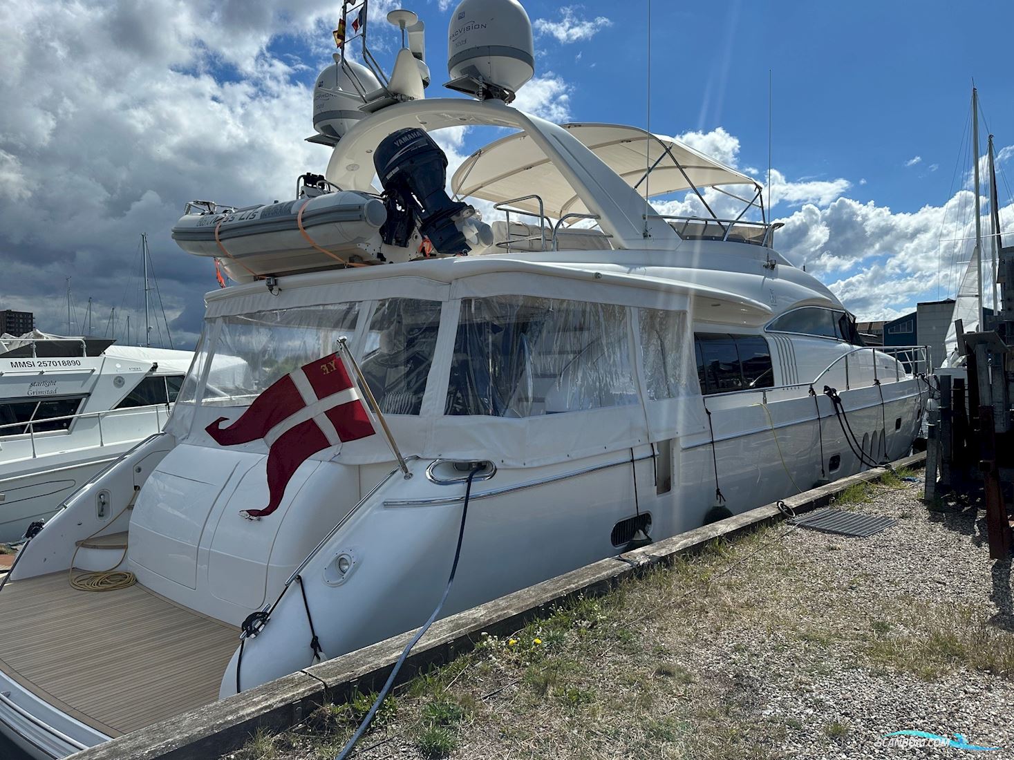 Princess 23M
