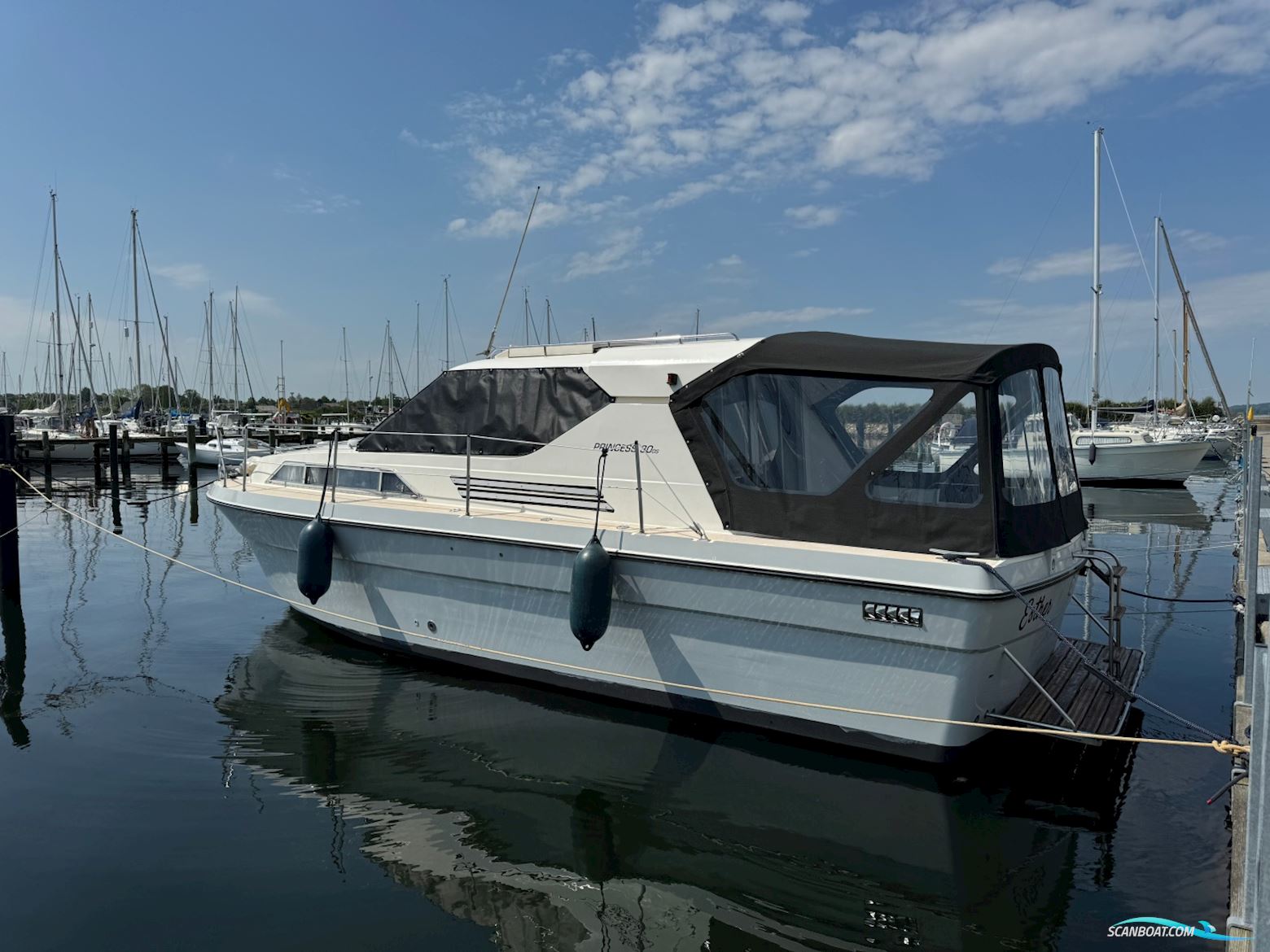 Princess 30DS Motorboat 1986, with Volvo Penta D3-160 engine, Denmark